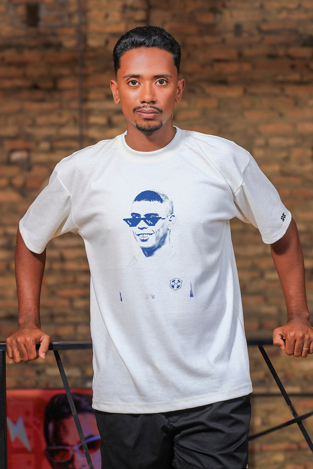 T-shirt Over Pix Opinião